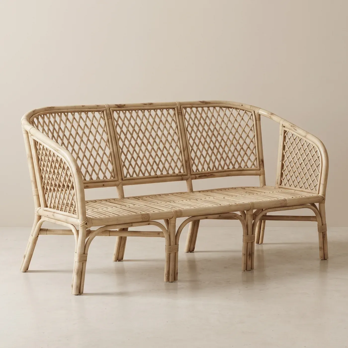 Diamond lattice back, pale blond rattan