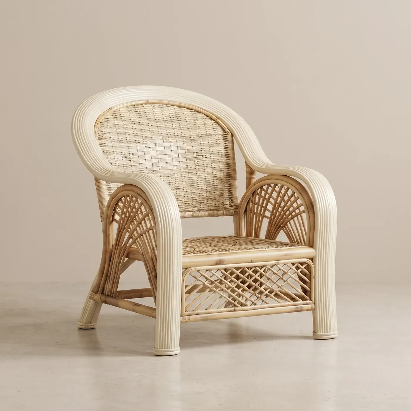 Rolled armrests, tight woven back
