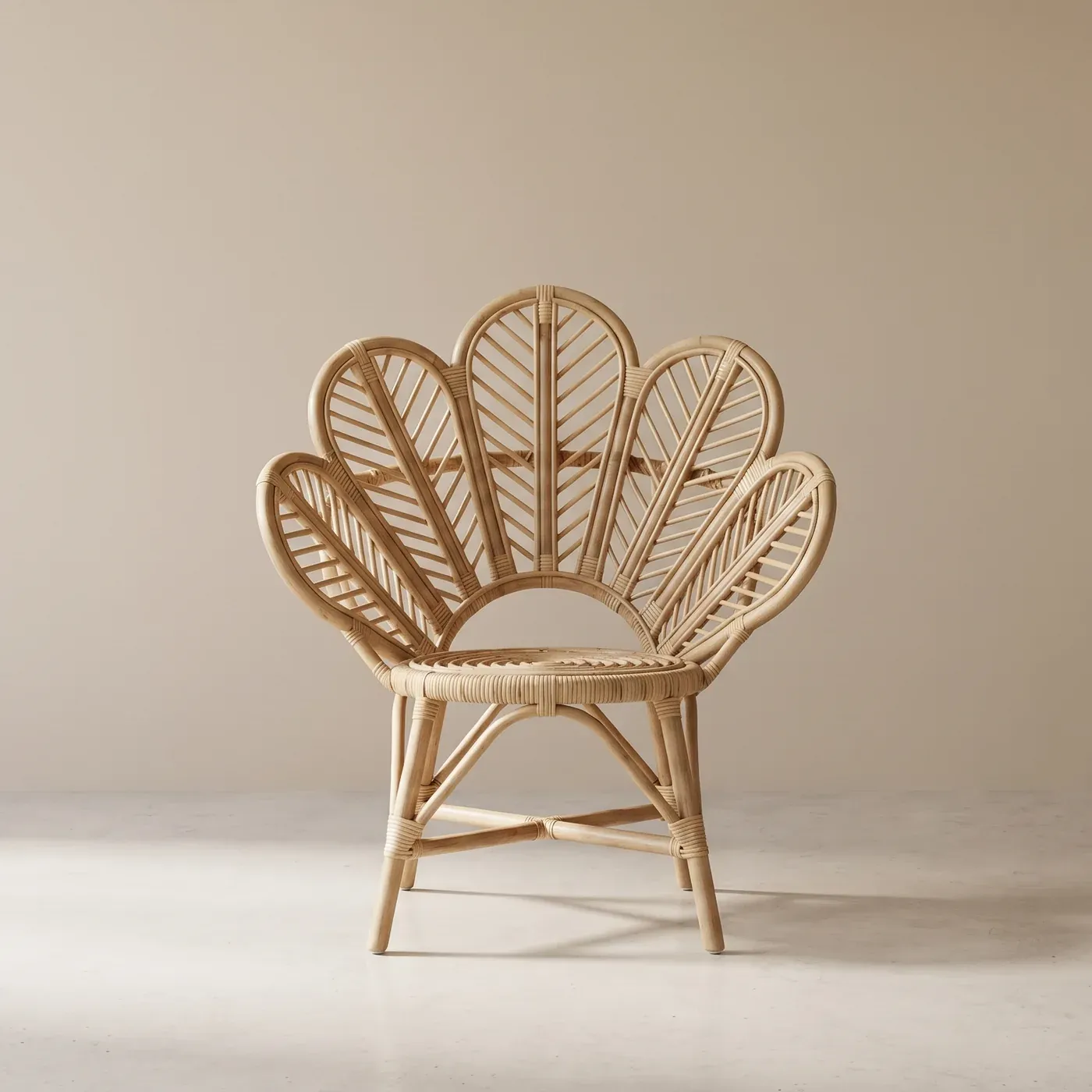 Five open petals, spiral woven seat