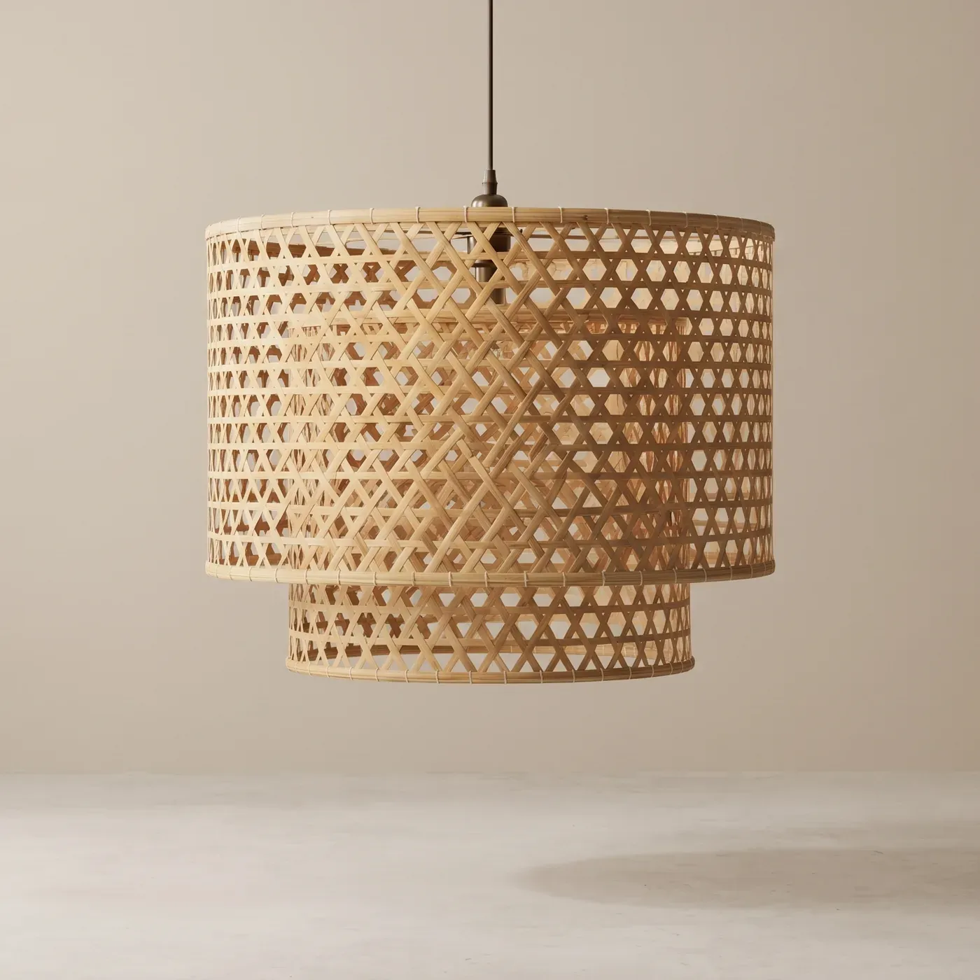 Wide diamond lattice, two tiers, largest shade